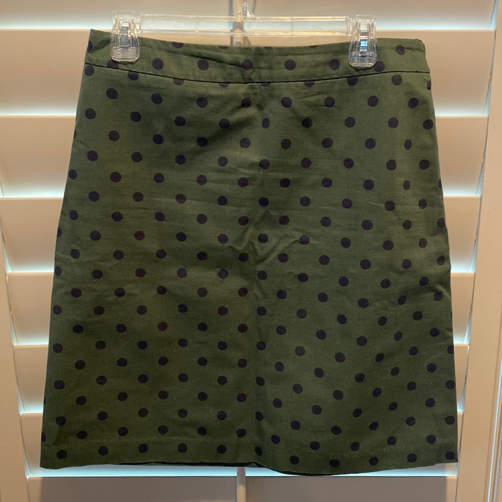 Boden green and navy polka dot skirt